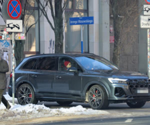 Tomasz Karolak  i Viola Kołakowska na spacerze