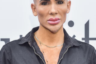 Tak dziś wygląda polski żywy Ken. Na operacje wydał zawrotną kwotę