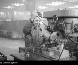 QUIZ PRL. Czy się stoi, czy się leży, trzy tysiące się należy. Tak pracowano w PRL-u