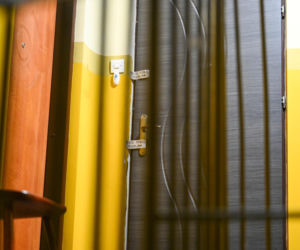 Dwa dni przed tragedią pozowali razem do zdjęcia. Dziś w mieszkaniu przy Bałtyckiej 3 nadal pracują śledczy