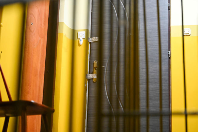 Dwa dni przed tragedią pozowali razem do zdjęcia. Dziś w mieszkaniu przy Bałtyckiej 3 nadal pracują śledczy