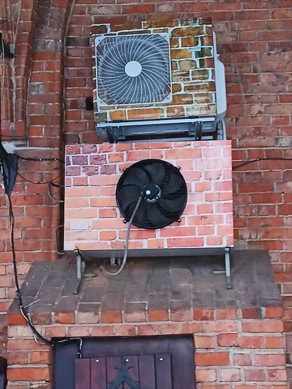 "Gotyckie klimatyzatory" na Podzamczu