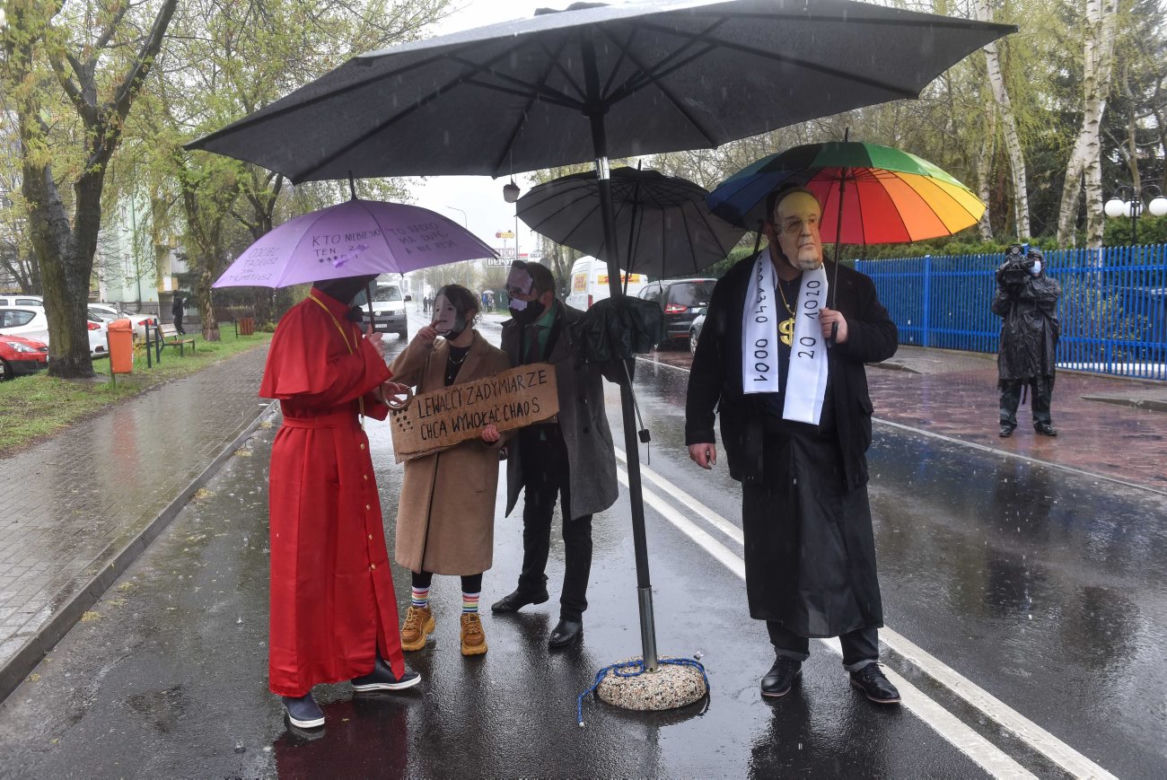 Urodziny Ojca Rydzyka zorganizowane przez środowiska feministyczne