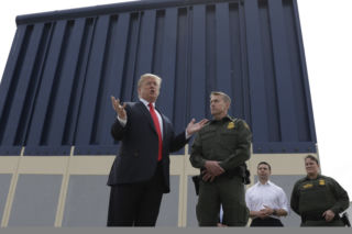 Trump z inspekcją na granicy