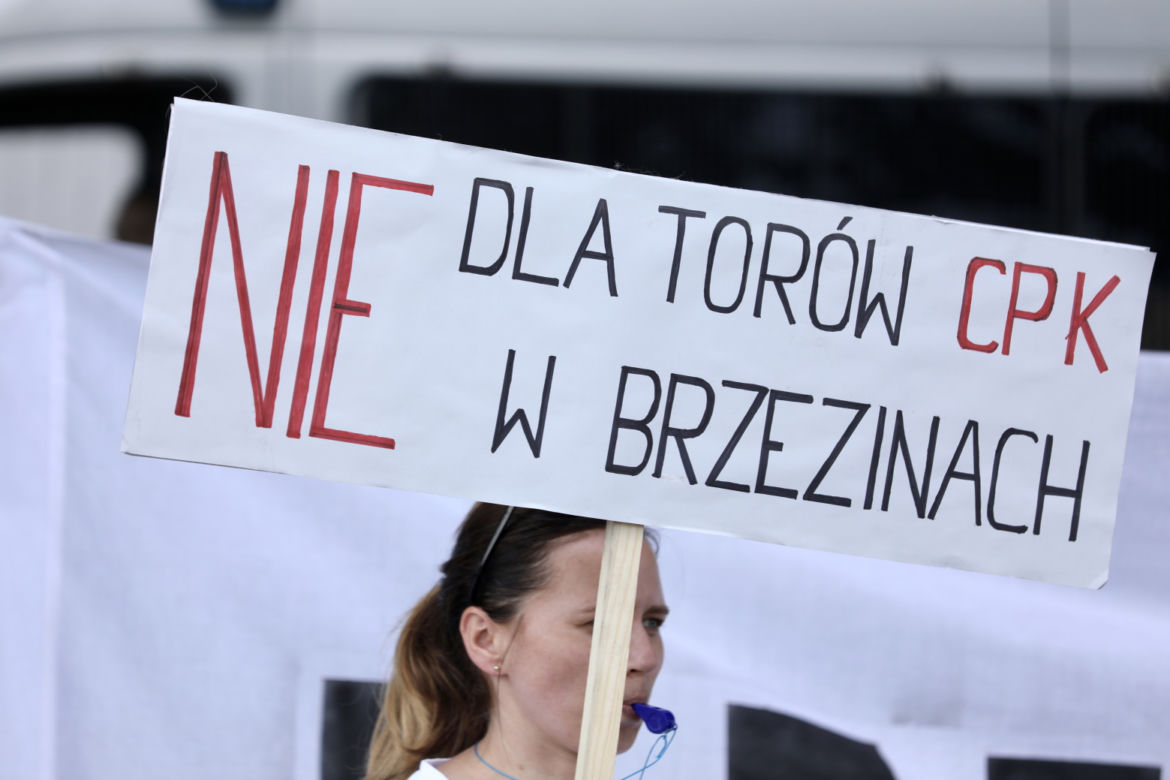 Rolnicy w stolicy przeciwko CPK. Protest przy dworcu zachodnim przed siedzibą spółki