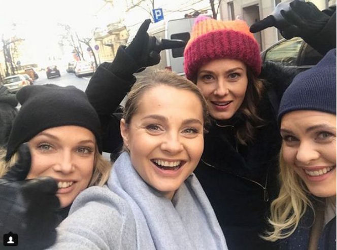 Przyjaciółki. Zuza (Anita Sokołowska), Inga (Małgorzata Socha), Anka (Magdalena Stużyńska), Patrycja (Joanna Liszowska)