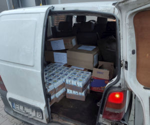 Mercedes z rejestracją z Łódzkiego dojechał do Mariupola. Auto ostrzelane