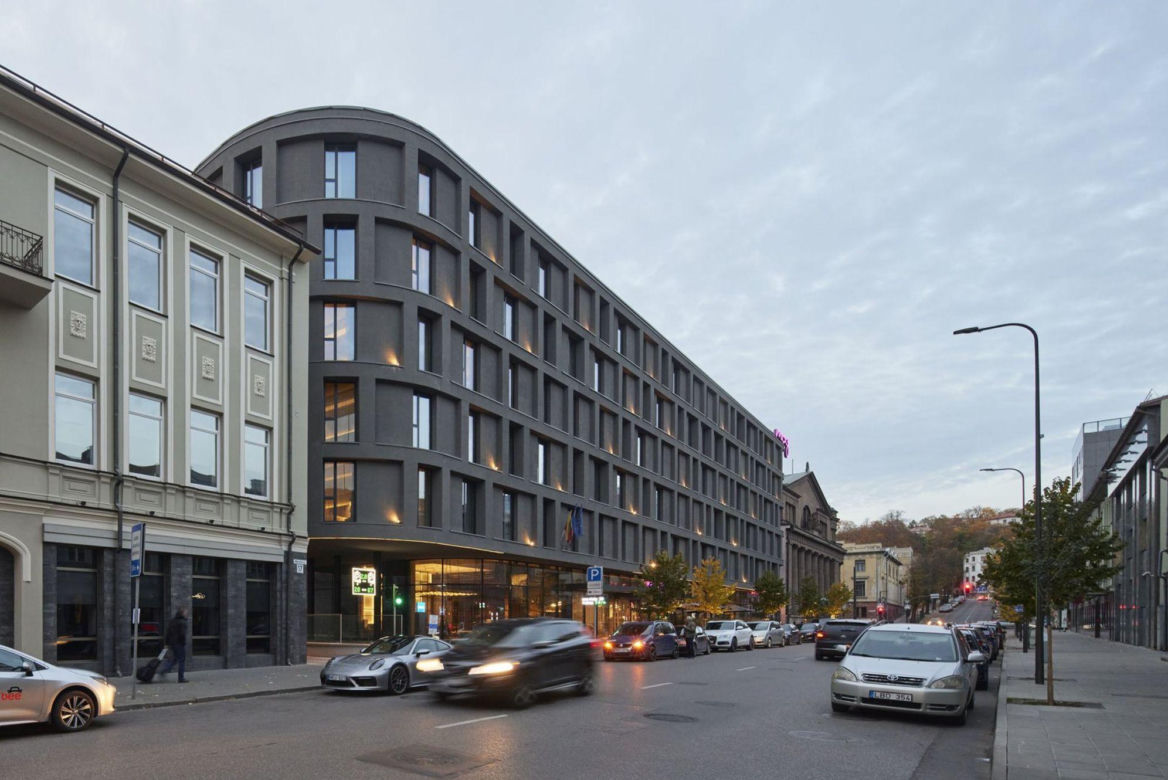 Moxy Kaunas Center w Kownie (Litwa) – Europejska Fasada Roku w kategorii „budynek po termomodernizacji"
