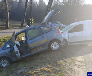 Chruściele. Wypadek dwóch samochodów osobowych