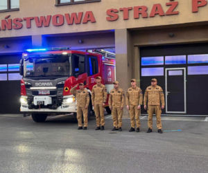 Strażackie syreny zawyły dla poległych kolegów. Żegna ich cała Polska
