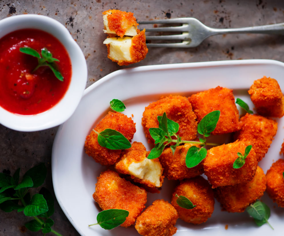 Nuggetsy z sera halloumi - idealna przekąska na imprezę