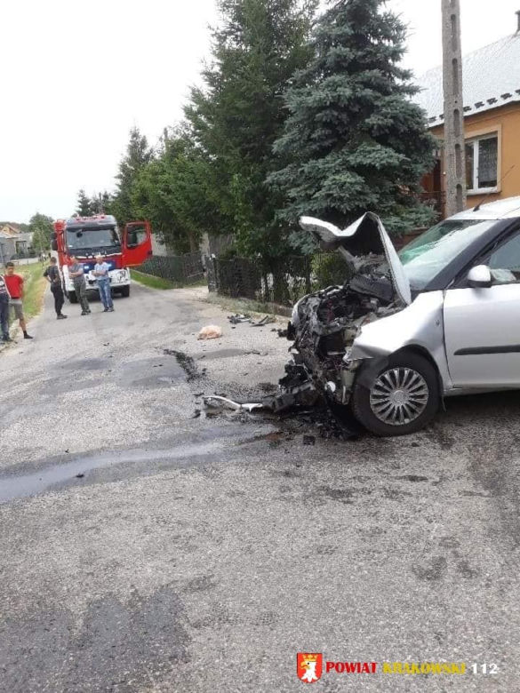 Dwa groźne wypadku w powiecie krakowskim! Trzy osoby trafiły do szpitala [ZDJĘCIA]
