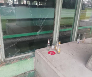 Ktoś wybił szyby w hali Trapez. MOSiR podliczył straty