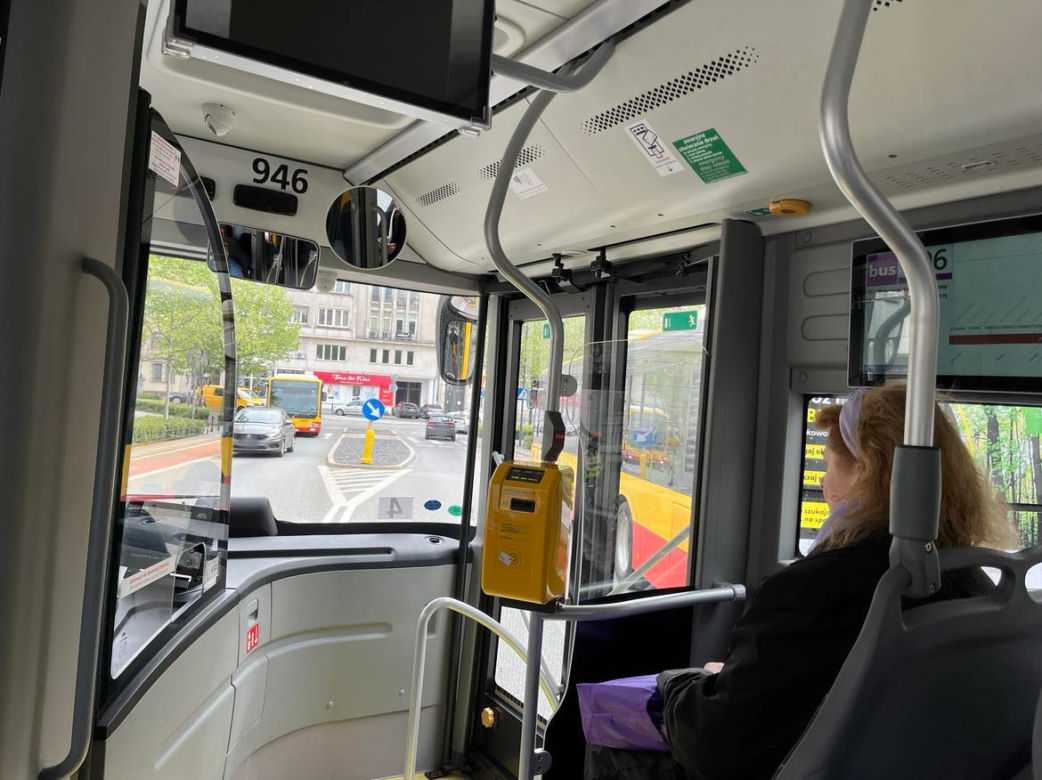 Elektryczny autobus Yutong U12 zadebiutował na ulicach Warszawy