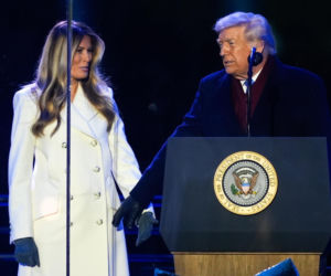 Melania Trump zapaliła choinkę przed Białym Domem! Podoba Ci się?