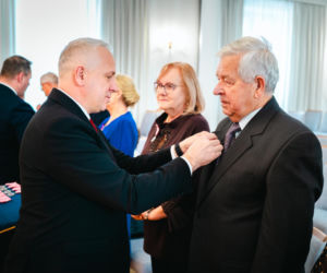 Złoty Gody par małżeńskich w Siedlcach - wręczenie pamiątkowych medali