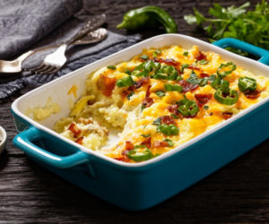 Ta zapiekanka ziemniaczana znika szybciej niż mięso. Wszystko przez sposób pieczenia