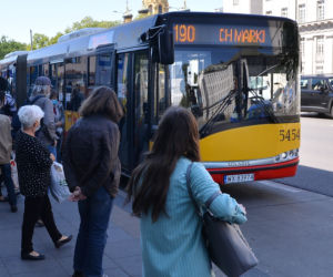 Czy warszawiacy przestrzegają obostrzeń w komunikacji miejskiej? 