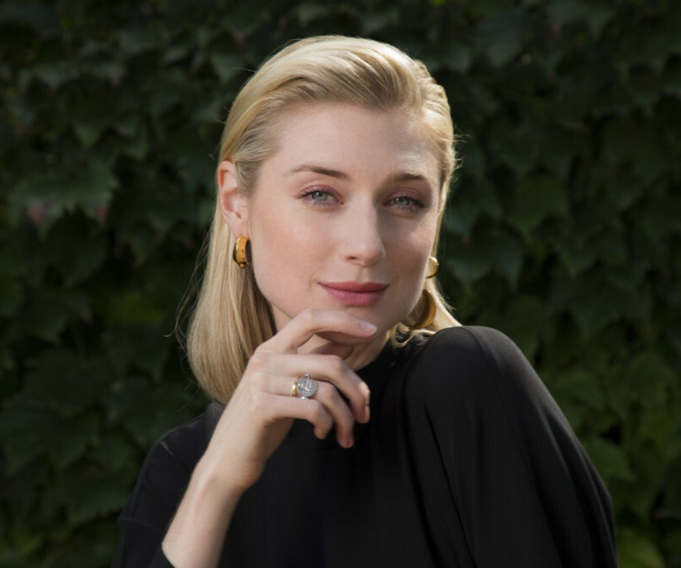 Elizabeth Dębicki 