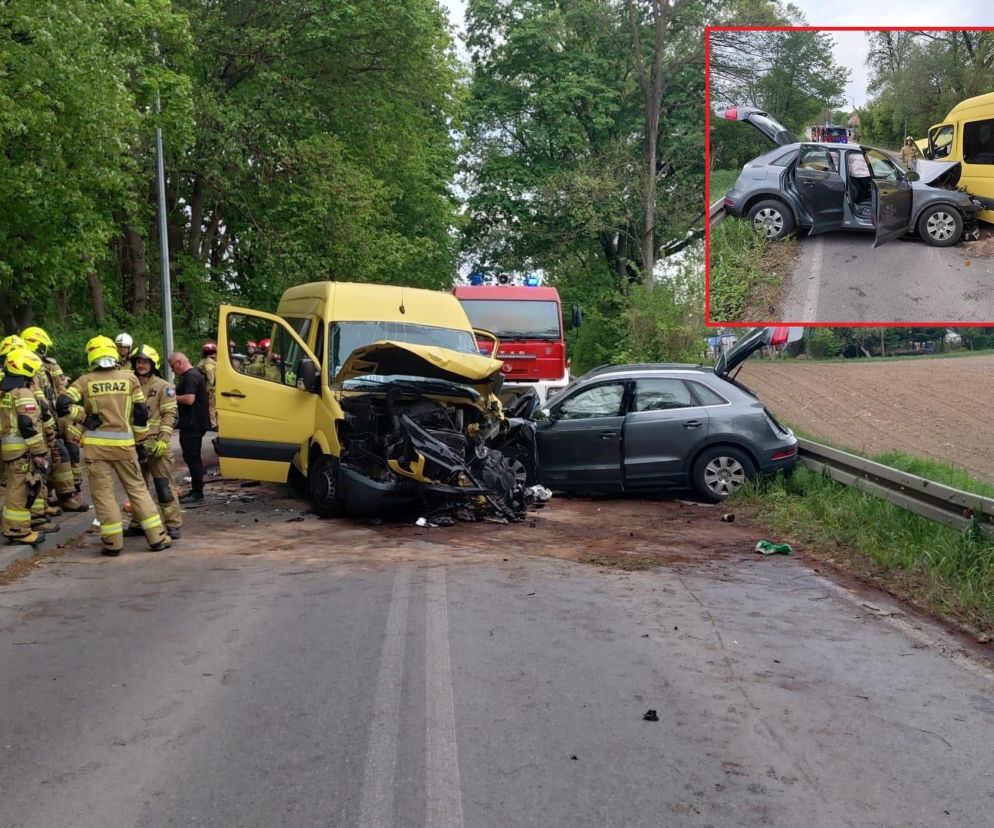 Potworna kraksa busa i osobówki. Wśród poszkodowanych są dzieci!