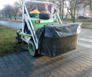 W tym roku zima nie zaskoczy drogowców! Wyjechali na drogi… KOSIARKAMI