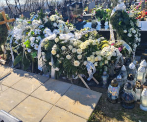 Groby Bartka i Irka. Zginęli w wypadku BMW w Półsierakowie [GALERIA]
