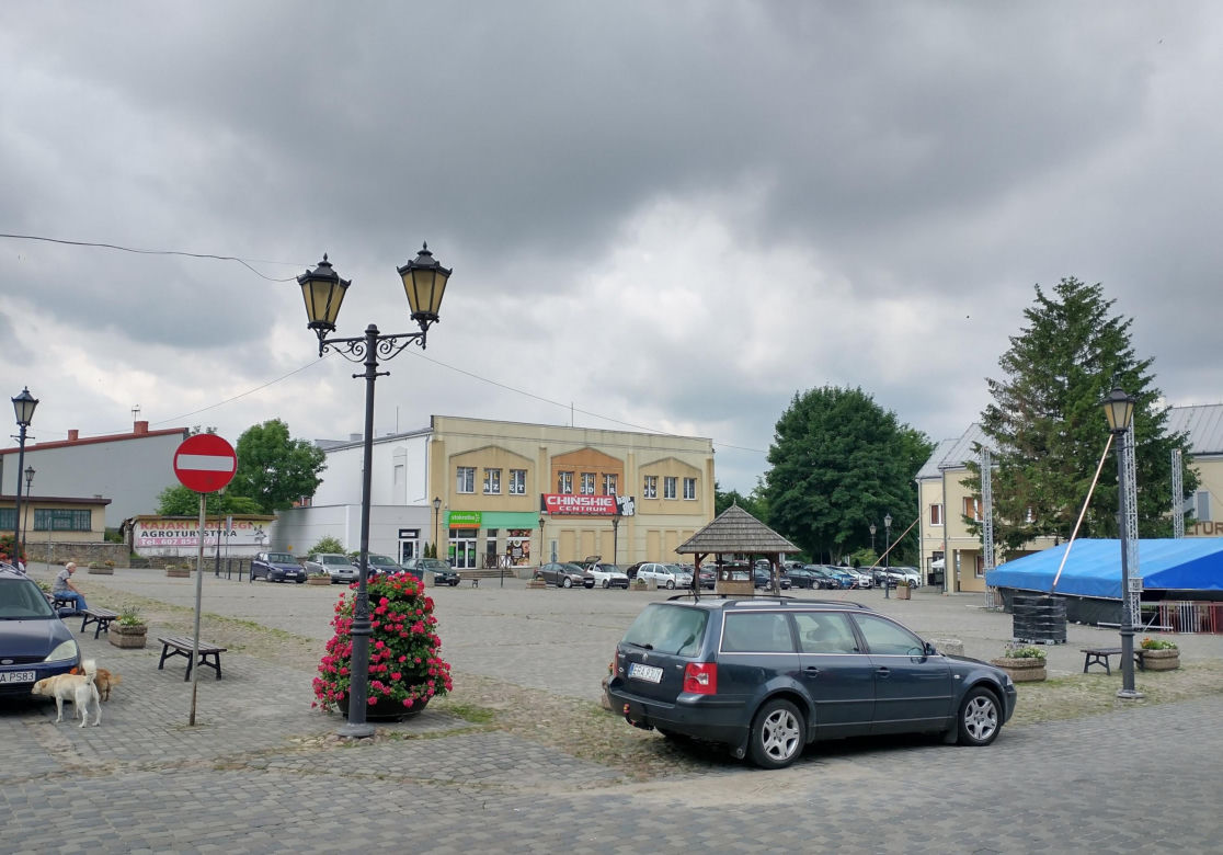 Tutaj nadano prawa miejskie Łodzi. To jedno z najważniejszych miast w województwie łódzkim