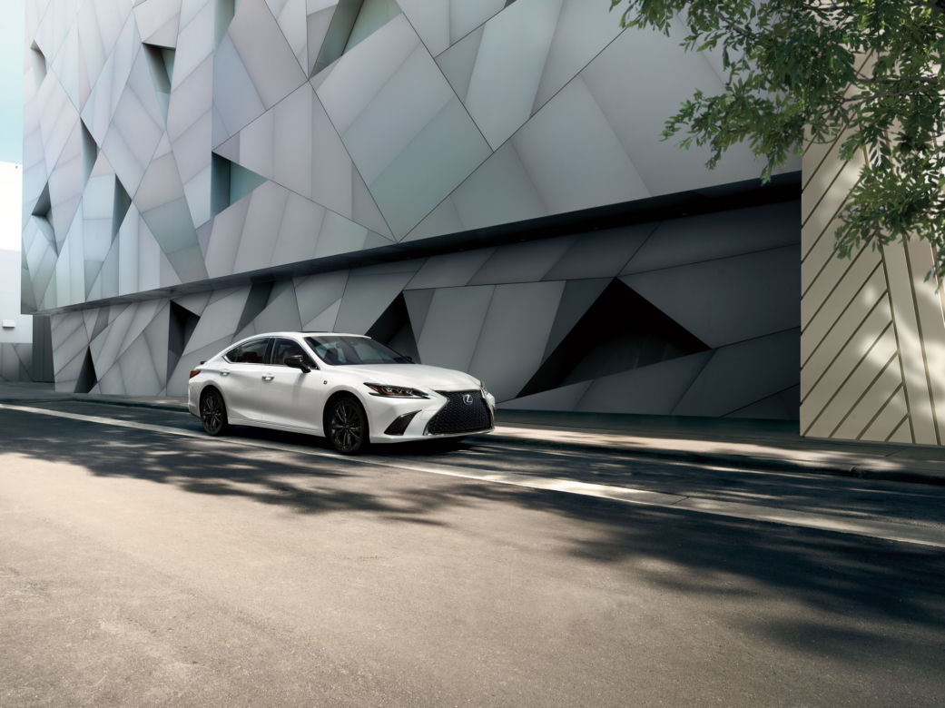 Lexus ES z napędem AWD
