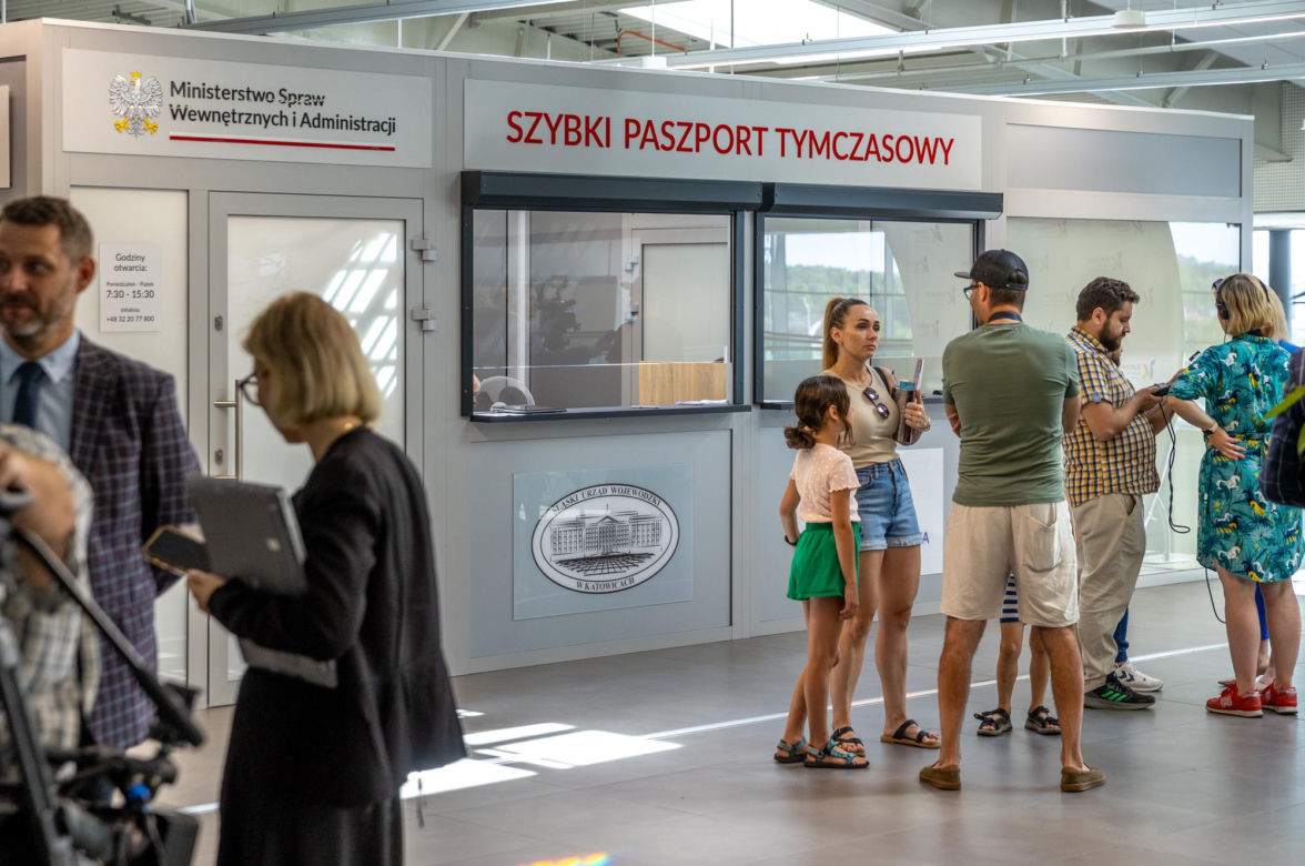  Średnio 30 szybkich paszportów każdego dnia na lotnisku w Pyrzowicach. Punkt działa już od miesiąca