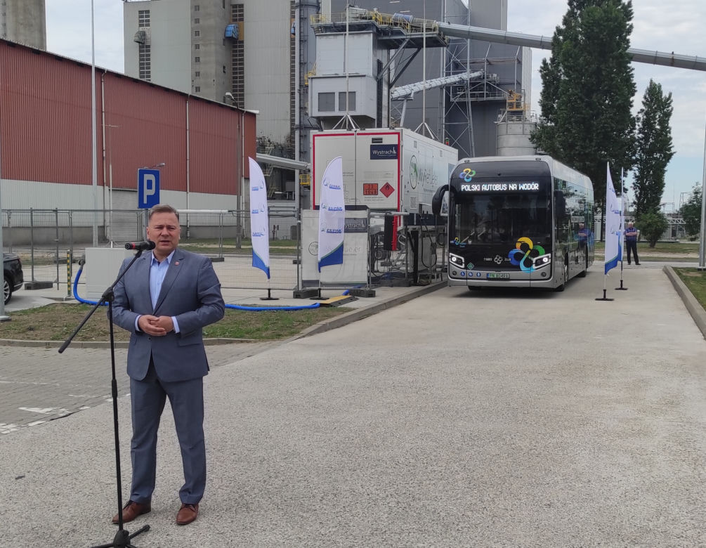 Tankowanie autobusu wodorowego ZEPAK w Koninie