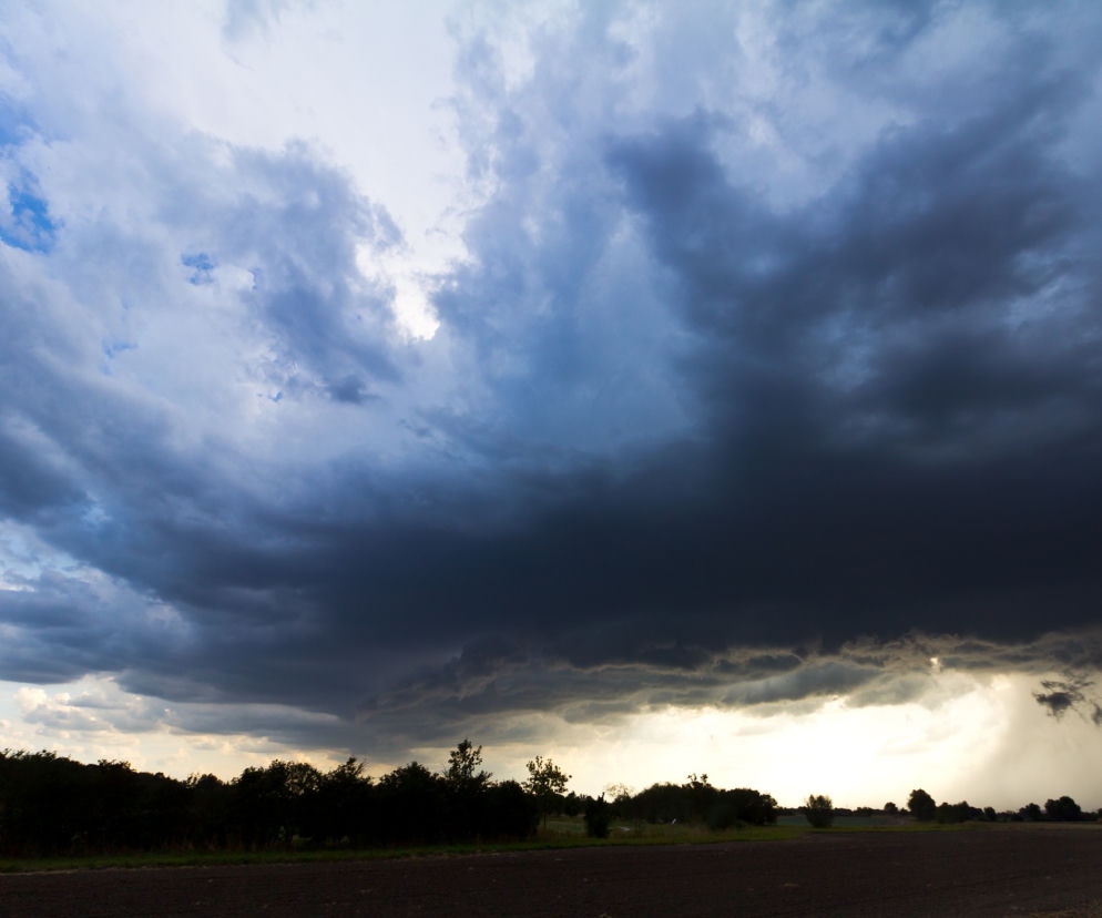 Czerwony alarm meteo w Polsce. Prognoza ostrzeżeń IMGW nie zostawia złudzeń