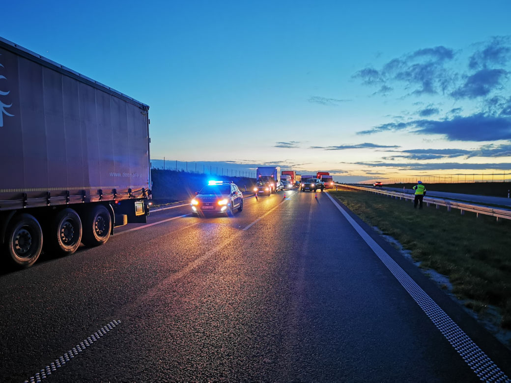 Poważny wypadek ciężarówki na trasie S5