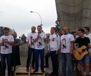 Tak rzeszowianie bronili pomnika Czynu Rewolucyjnego
