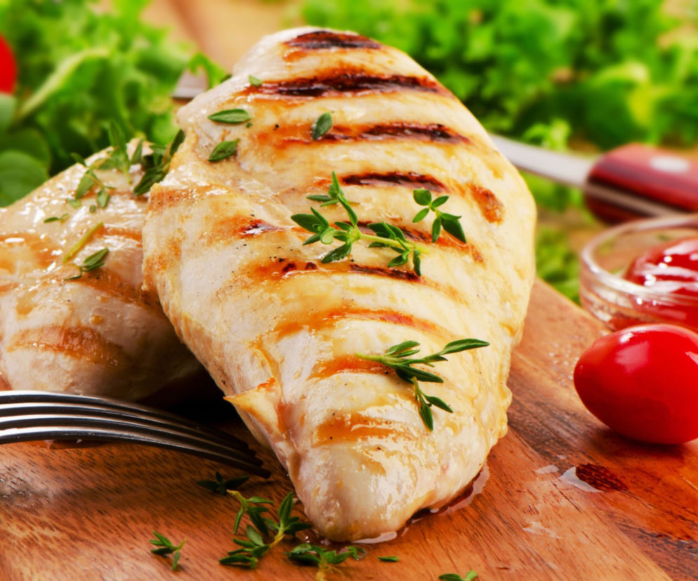 Grillowana pierś z kurczaka - przepis na pyszny filet pachnący tymiankiem