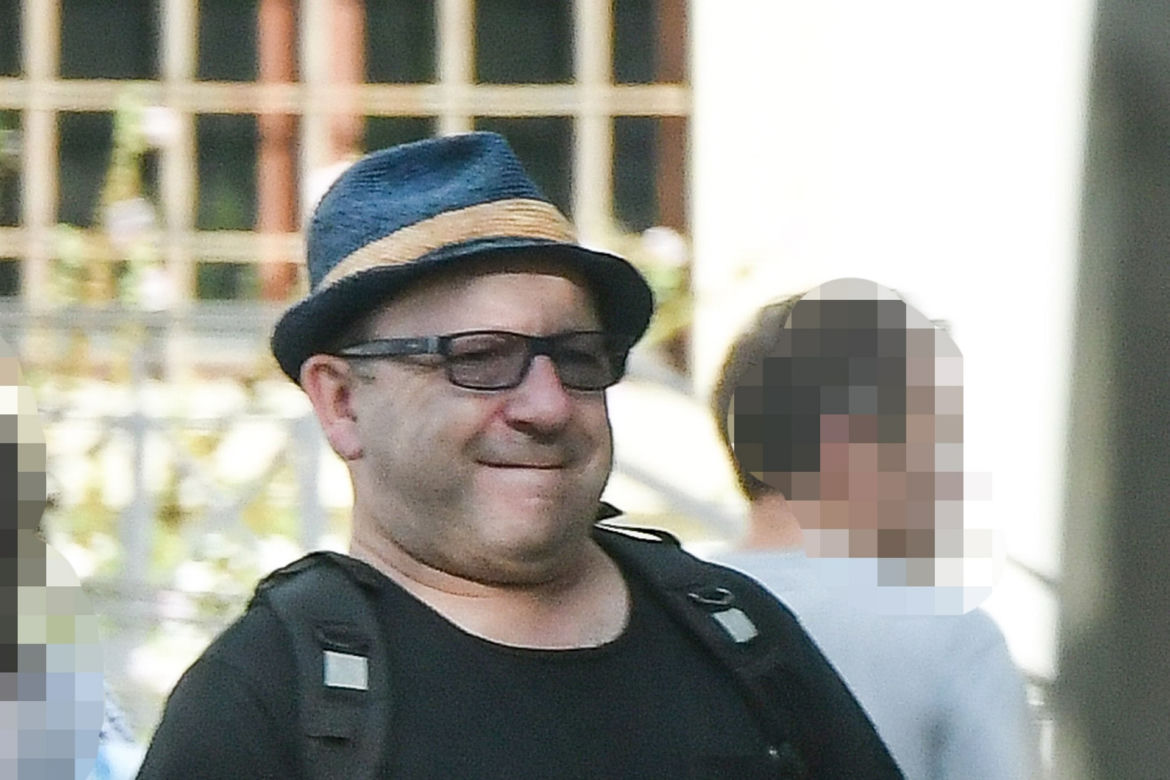 Zbigniew Zamachowski wciąga brzuch przy żonie