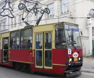 To jest najdłuższa trasa tramwajowa w Polsce. Ponad 100 przystanków i 8 miast
