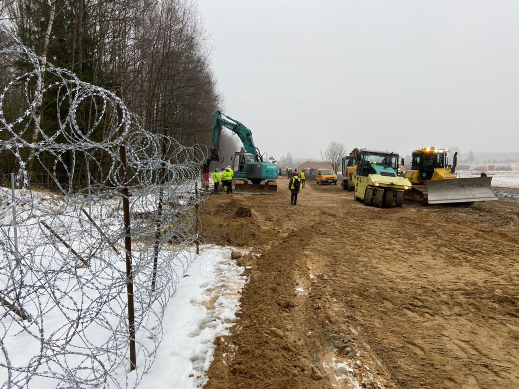 Budują mur na granicy polsko-białoruskiej
