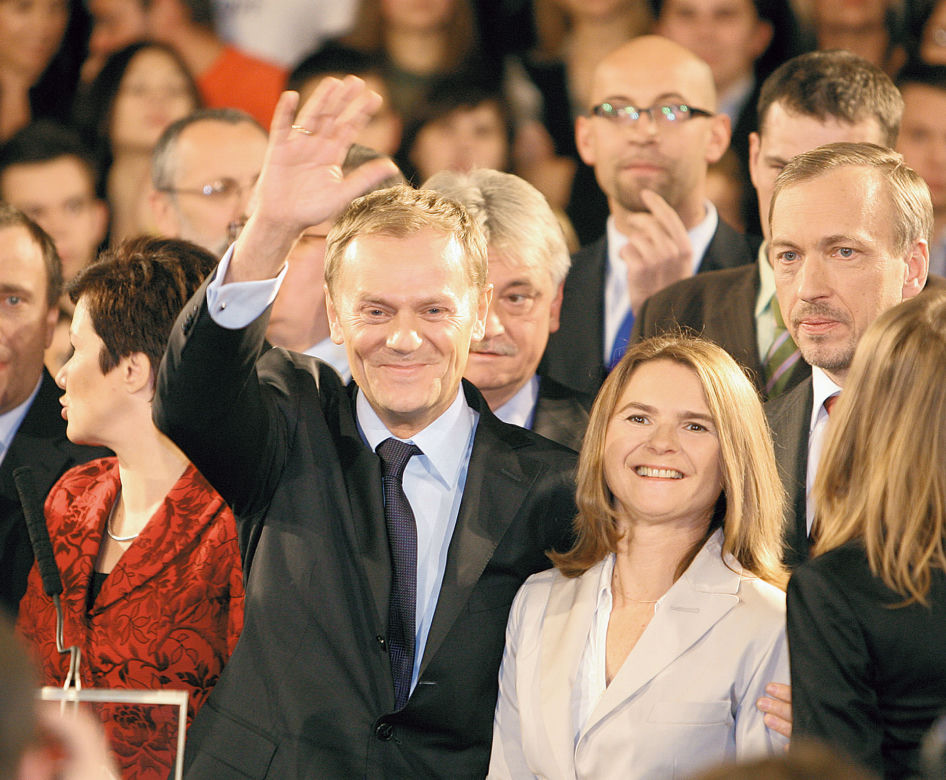 Tusk wziął ślub kościelny by zostać premierem