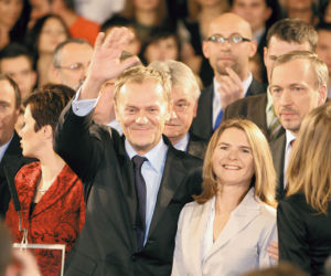 Tusk wziął ślub kościelny by zostać premierem