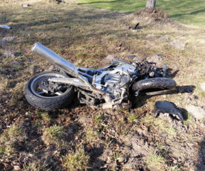 Tragiczny wypadek podczas wyprzedzania. Nie żyje motocyklista, 3 kobiety trafiły do szpitala