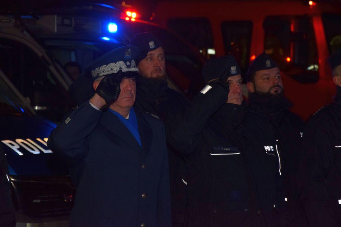 Poruszający gest policjantów i strażaków z Podkarpacia. Zrobili to dla zmarłych kolegów, słowa stają w gardle