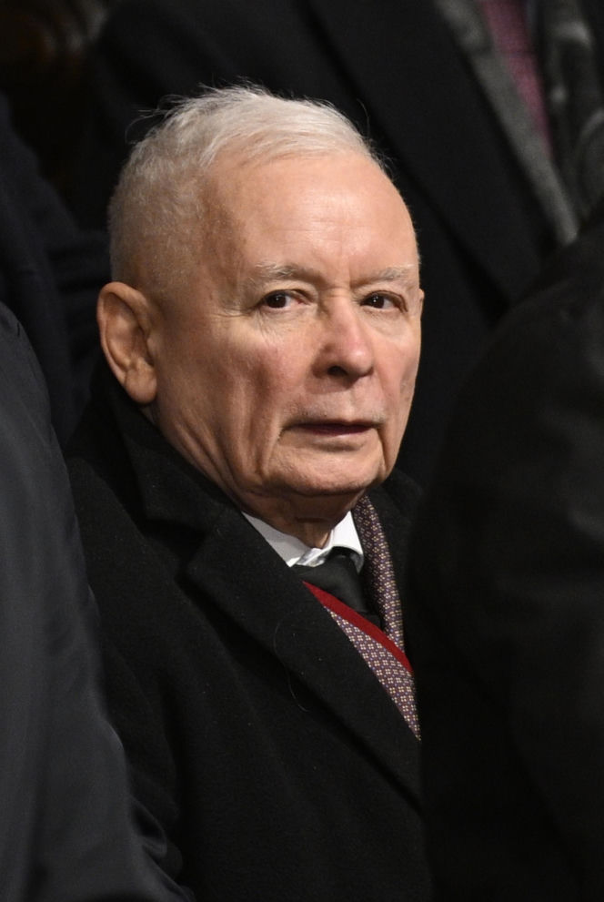 Msza za ofiary Smoleńska w Archikatedrze. Obecni Nawrocki i Kaczyńska