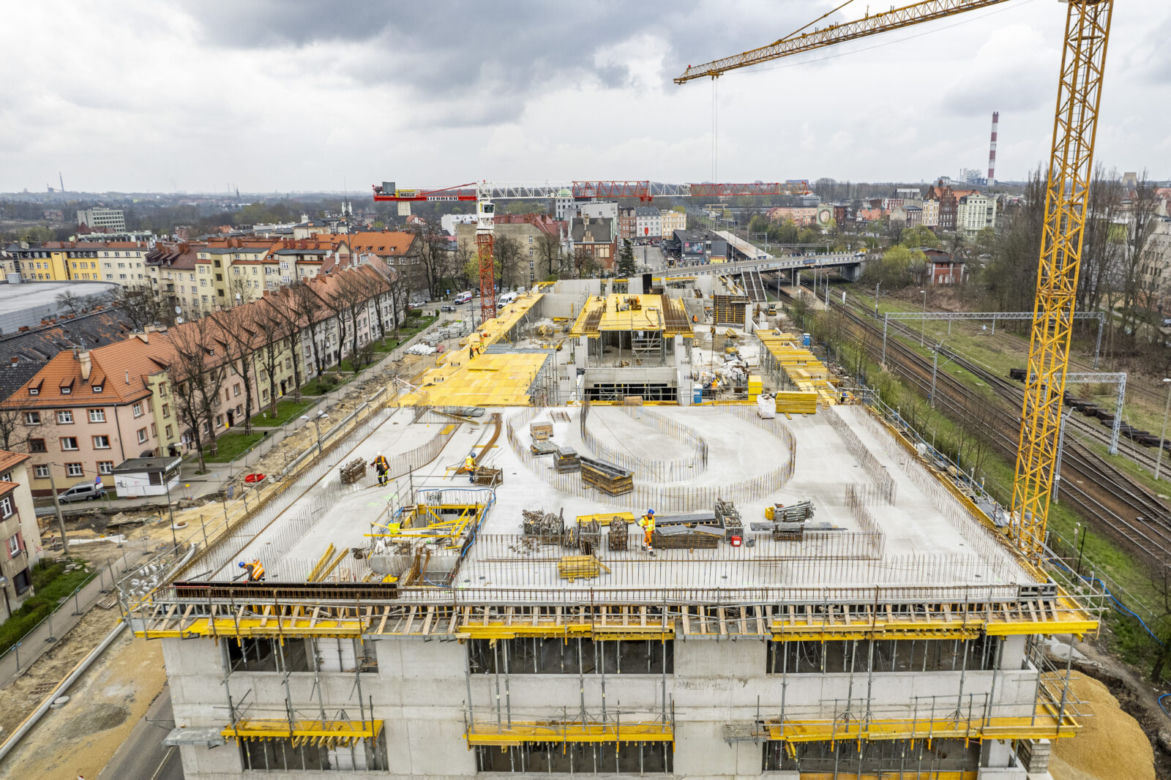 W Zabrzu powstaje centrum przesiadkowe. Inwestycja rośnie w oczach ZDJĘCIA 