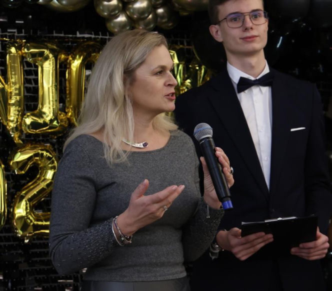 Barbara Nowacka na studniówce