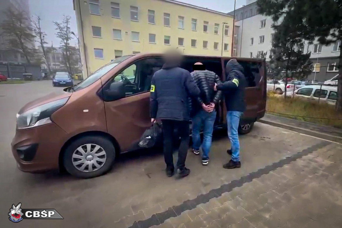 Wywozili rakotwórcze śmieci, gdzie popadło, wystawiali setki lipnych faktur. Bydgoskie CBŚP rozbiło mafię śmieciową