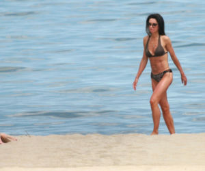 Marta Kaczyńska z mężem na plaży