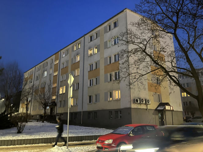 "Wjechaliśmy z buta na twoją chatę". Złodzieje wysłali SMS-a do właścicielki mieszkania