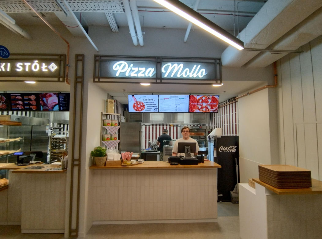 Krzywy Domek w Sopocie już otwarty. Nowy foodhall na mapie Trójmiasta