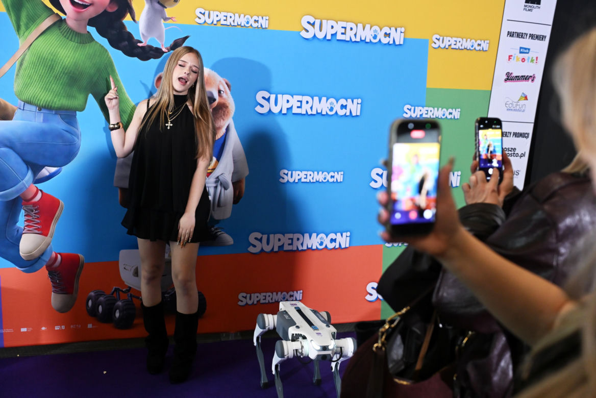 Premiera "Supermocni"