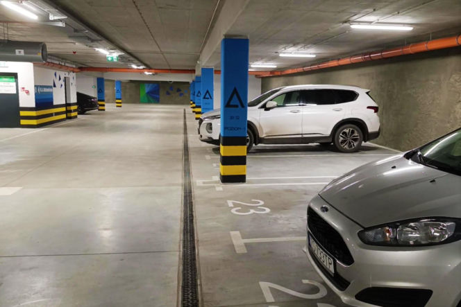 Pusty parking w Kwartale 36